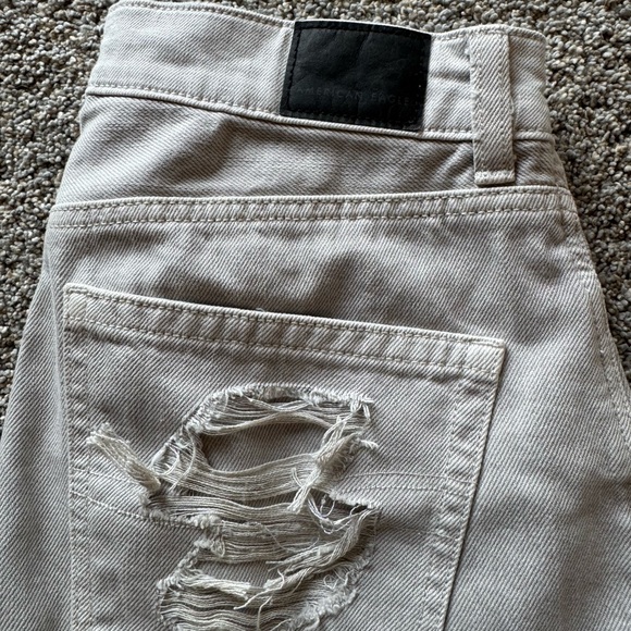 American Eagle Mom Jean - Picture 3 of 13